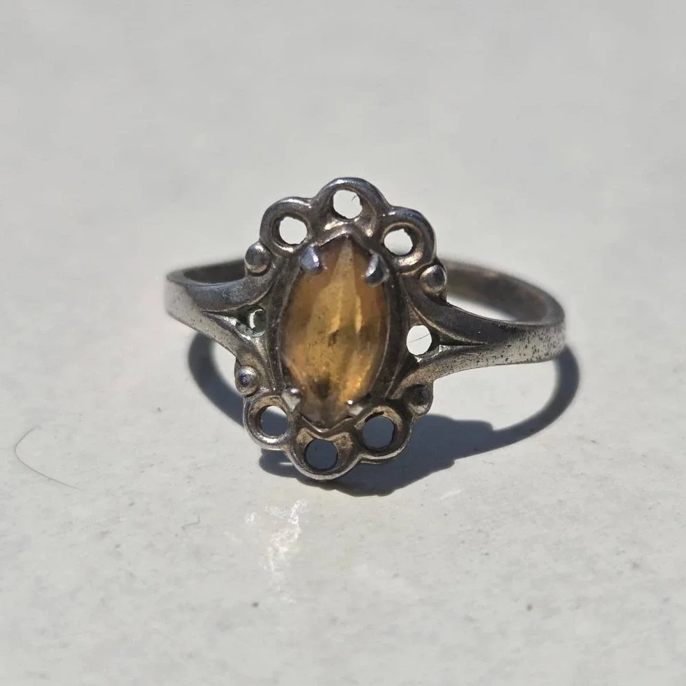 vintage Espo 925 sterling silver marquise citrine ring with a scalloped Size 4